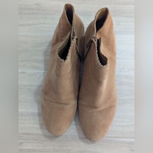 Jack Rogers Light Brown Suede Ankle Booties Size 6.5M *NWOB